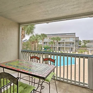 Convenient Pcb With Pool Access Walk To Panama City Beach
